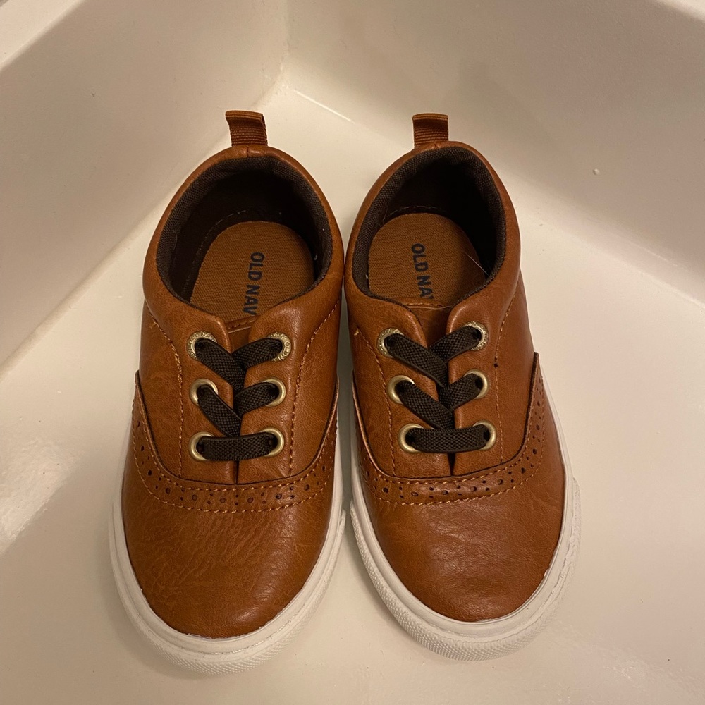 Toddler Shoes size 7 old navy